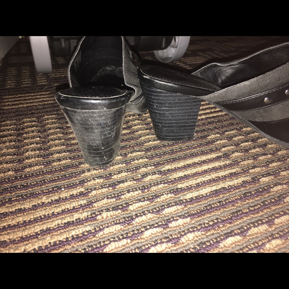 Clogs - Picture 3 of 6